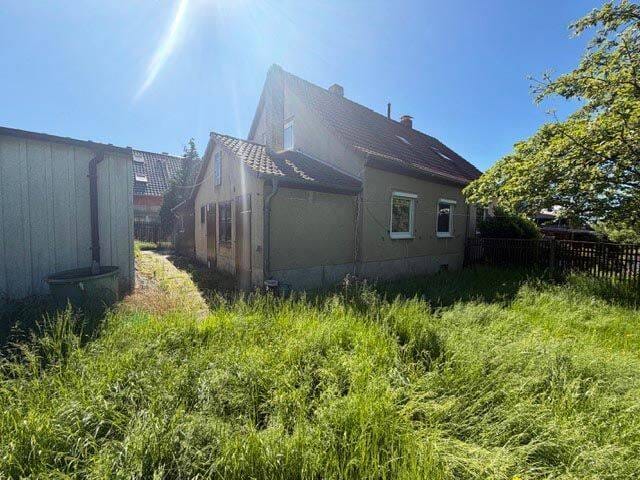 Immobilie in Eisenberg - Doppelhaushälfte mit Garage und Garten - Bild 2