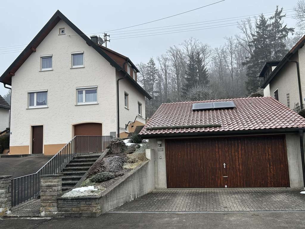 Immobilie in Zöschingen - Familiendomizil in ruhiger Lage mit großem Garten - Bild 1
