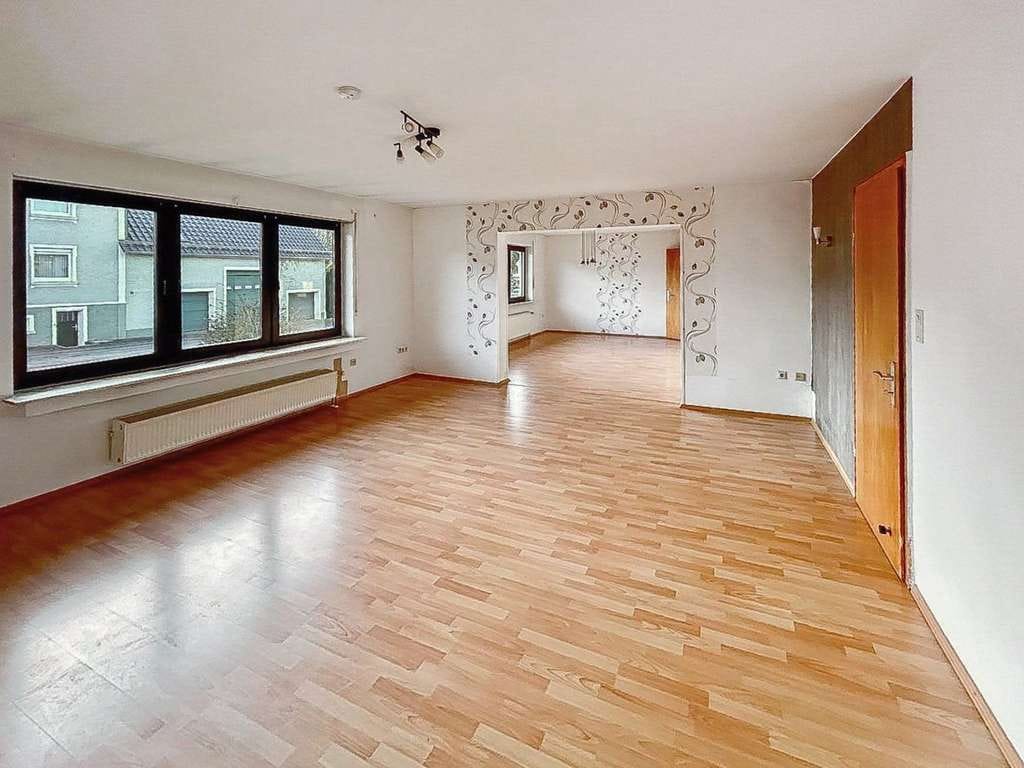 Immobilie in Elkenroth - Freistehende Familienidylle auf großzügigem Grundstück in Elkenroth - Bild 1