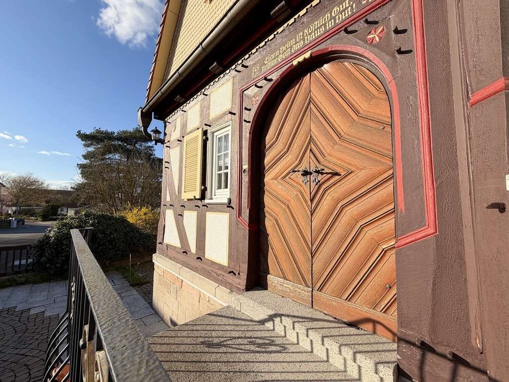 Immobilie in Homberg (Ohm) - Zeitlose Eleganz trifft Naturidylle – Traumhaftes Herrenhaus mit weitläufigem Grundstück zum Verlieb - Bild 4