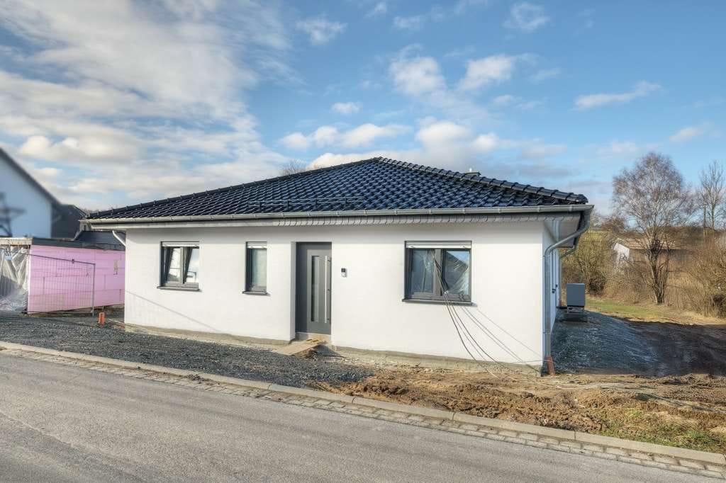 Immobilie in Borod - Erstbezug! Neubau! Bungalow!
Wohnen in der Verbandsgemeinde Hachenburg! - Bild 1
