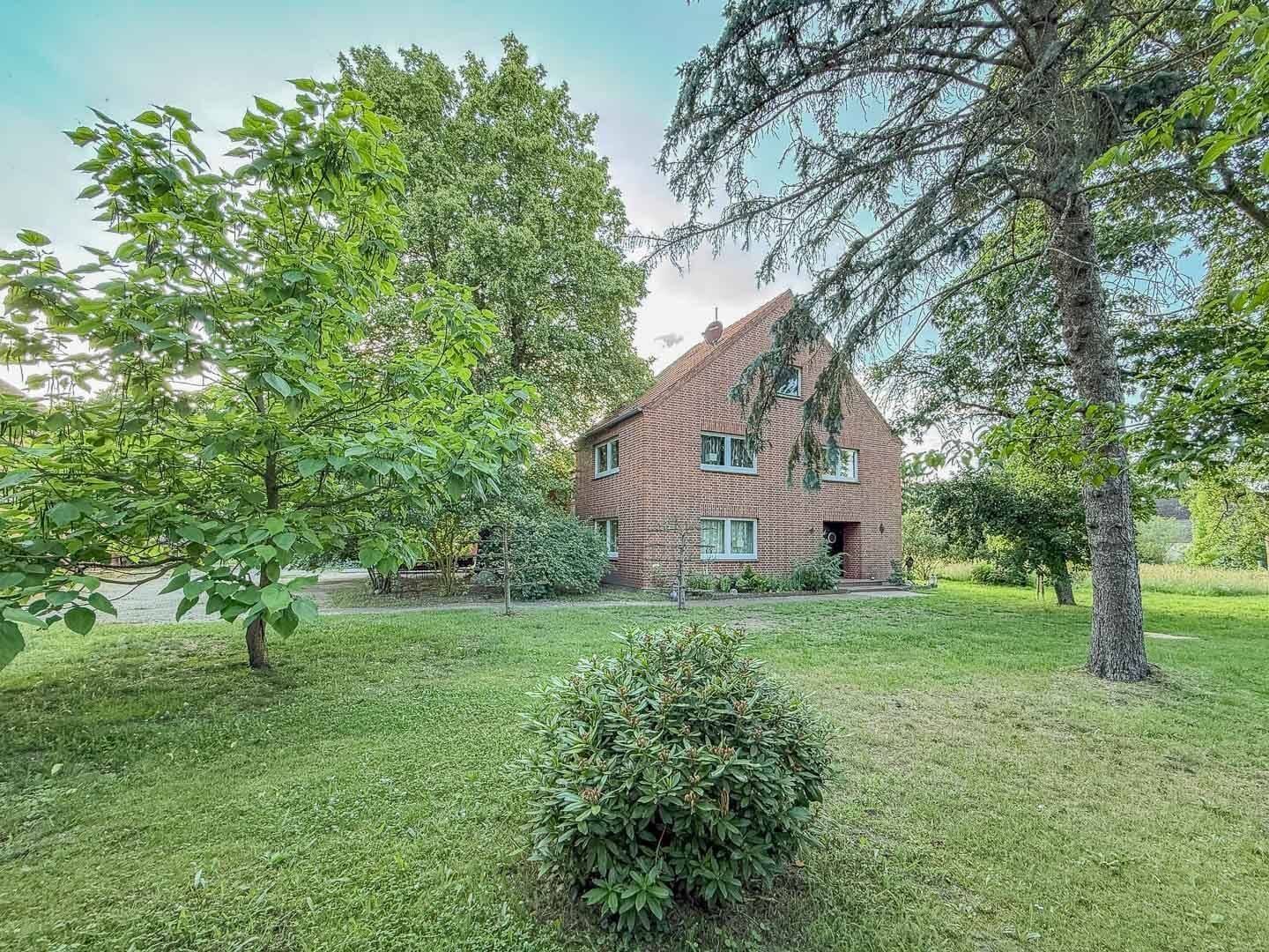 Immobilie in Trebel - Außergewöhnliche Hofstelle mit Wohnhaus, Scheune, Stallungen und großem Grundstück im Wendland - Bild 1