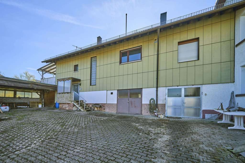 Immobilie in Malsch - Großes Einfamilienhaus in zweiter Reihe, traumhaft schöne Aussichtslage, Blick in die Rheinebene - Bild 2