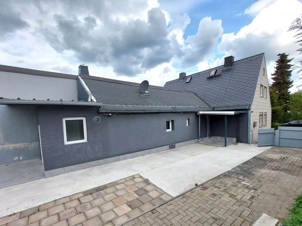 Immobilie in Hof - Renovierte + sofort bezugsfreie Doppelhaushälfte in Hof - Bild 1