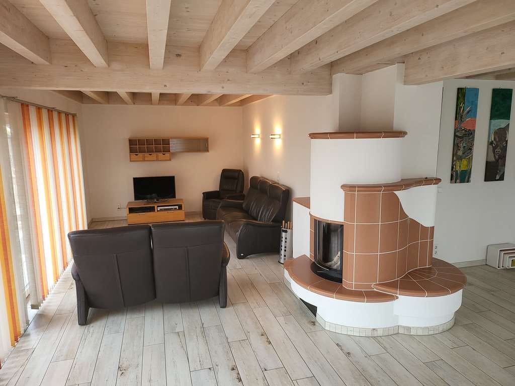 Immobilie in Satteldorf - Ökologisches Einfamilienhaus mit Aufzug, Holzdecke & Wohlfühlatmosphäre in Südlage - Bild 4