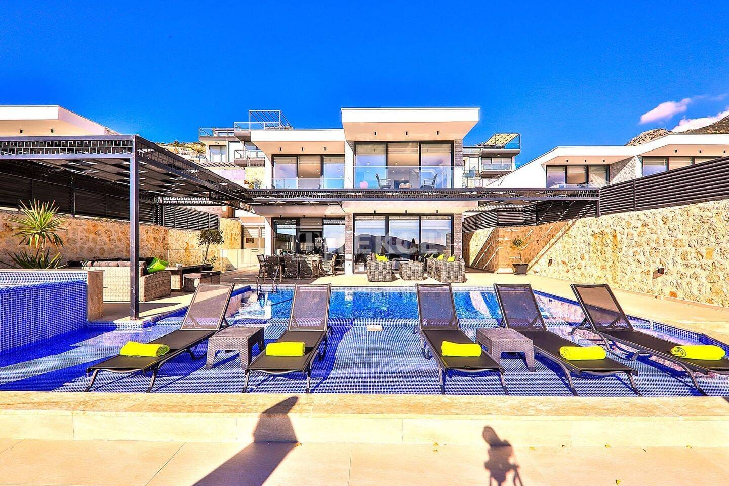 Immobilie in Paitzdorf - Luxusvilla mit großem Grundstück und Endlos-Pool in Antalya Kalkan - Bild 0