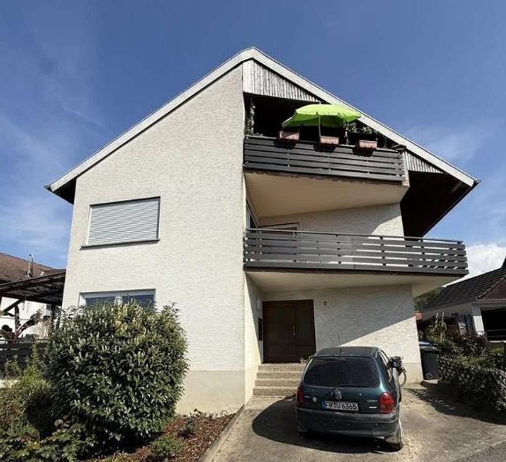 Immobilie in Sulzburg - Gepflegtes Mehrfamilien-/Mehrgenerationen Haus mit Garagen in Sulzburg (Ortsteil) - Bild 1