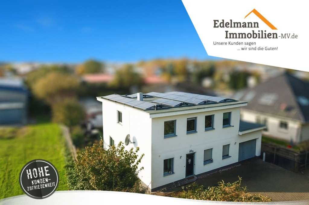 Immobilie in Bentwisch - Wohnen und Arbeiten unter einem Dach – Moderne ca. 165 m² große Stadtvilla in Bentwisch bei Rostock! - Bild 0