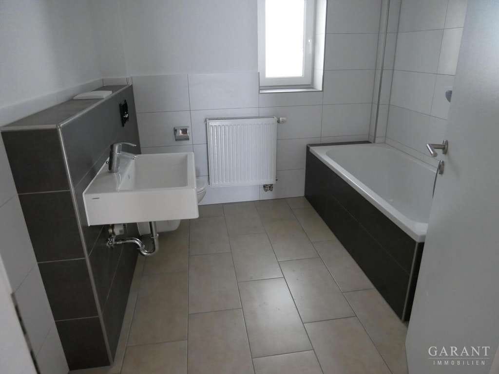 Immobilie in Bondorf - Mehrfamilienhaus als solide Kapitalanlage - 3 Wohneinheiten in gefragter Lage und top Rendite - Bild 2