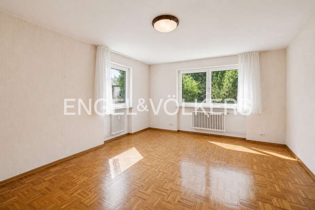 Immobilie in Heidenheim an der Brenz - Wohnen am Waldrand: Großzügiger Reiheneck-Bungalow mit viel Potenzial - Bild 4