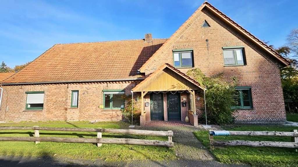 Immobilie in Beverstedt - immo-schramm.de: Resthof: Bauernhaus mit zwei Wohnungen und Nebengebäuden - Bild 4