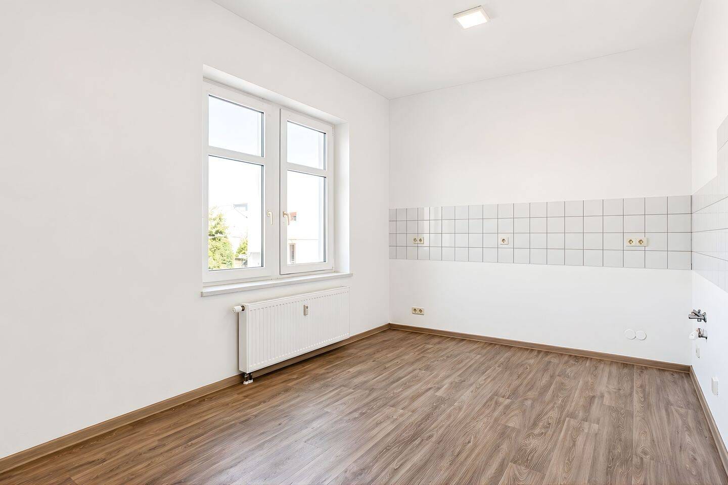 Immobilie in Hedersleben - Attraktives Mehrfamilienhaus mit 6 Wohneinheiten und großem Grundstück in Hedersleben - Bild 4