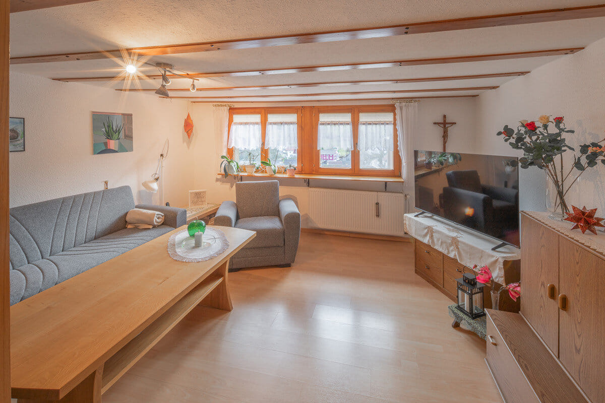 Immobilie in Stühlingen - Großzügiges Bauernhaus mit viel Platz und weiterer Ausbaureserve - Bild 1