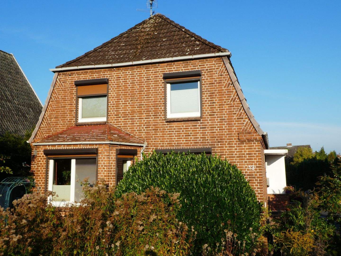Immobilie in Engelbrechtsche Wildnis - + + + Solides Stadthaus mit Garten, Terrasse und Garage in zentrumsnaher Lage in Glückstadt + + + - Bild 0