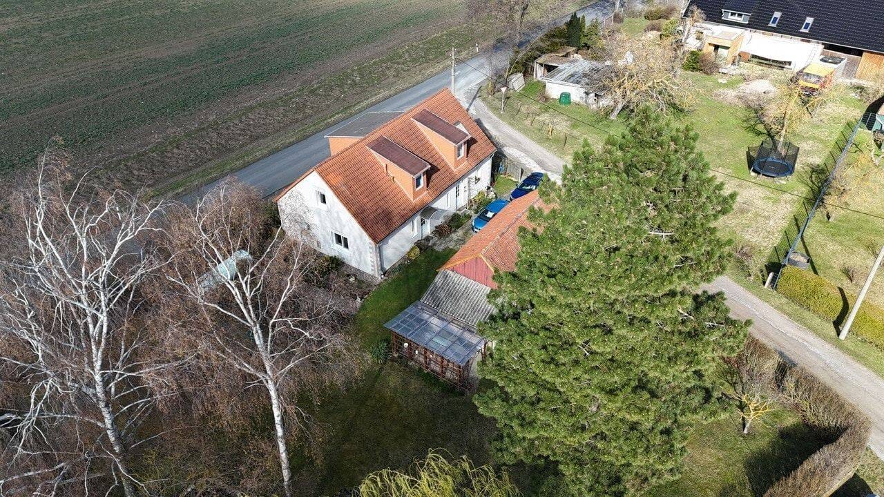 Immobilie in Bad Berka - Eine liebevoll gepflegte Immobilie für die Erfüllung der eigenen Träume von Landleben und Gartenbau - Bild 2