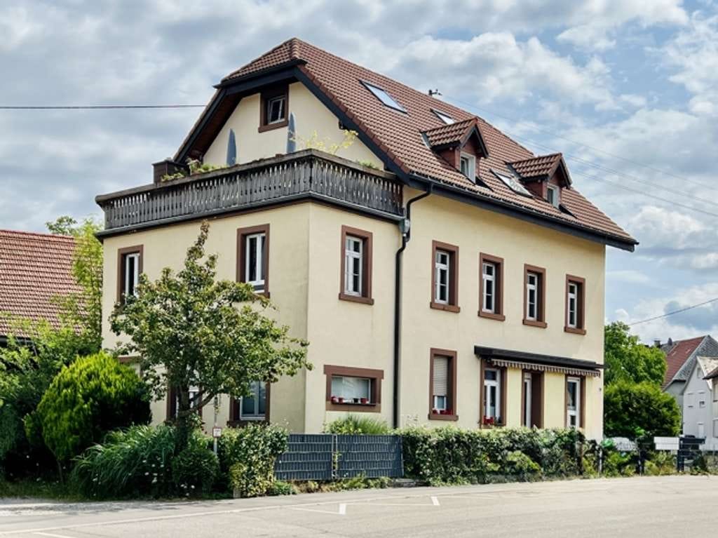 Immobilie in Kirchzarten - Liebhaber Immobilie - Historisches Mehrfamilienhaus - Bild 0