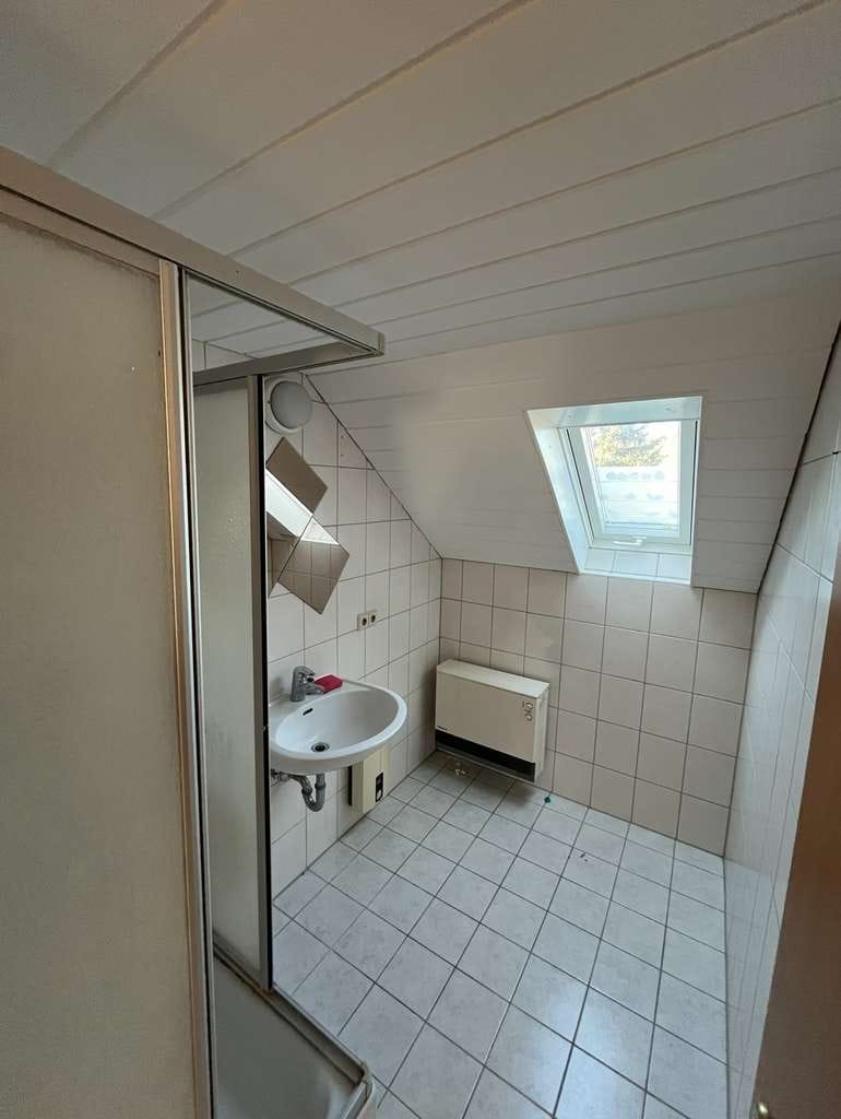 Immobilie in Eberstadt - Helle 2-Zimmer-Dachgeschosswohnung mit schönem Weitblick und Garage - Bild 3