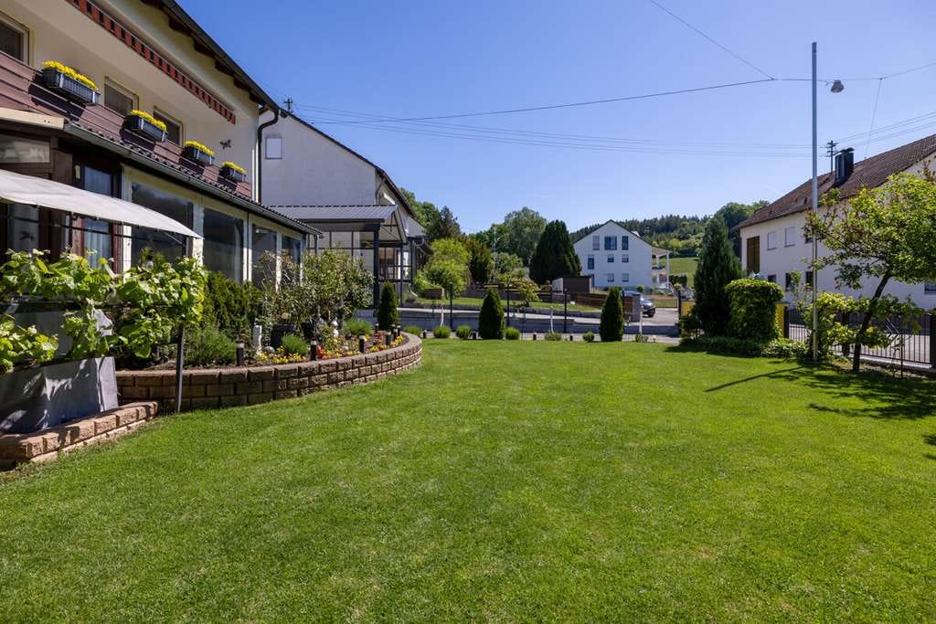 Immobilie in Zusmarshausen - BY LYST & LIV: Familienidylle mit Gartenparadies in begehrter Wohnlage - Bild 0