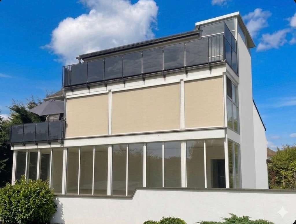 Immobilie in Rösrath - Exklusives und modernisiertes Mehrfamilienhaus zum Ausbau in begehrter Lage in Rösrath - Bild 0