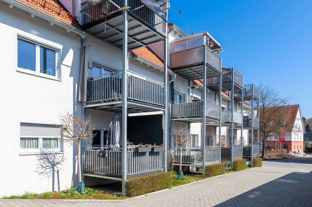 Immobilie in Hüttisheim - Vermietete 2-Zimmer-Wohnung (ca. 54 m²) – modernisiert & mit Balkon - Bild 0
