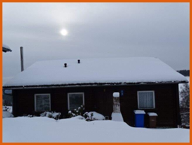Immobilie in Thurmansbang - Idyllisch gelegener Holz-Bungalow in ruhiger, sonniger Aussichtslage in Nationalparknähe - Bild 2