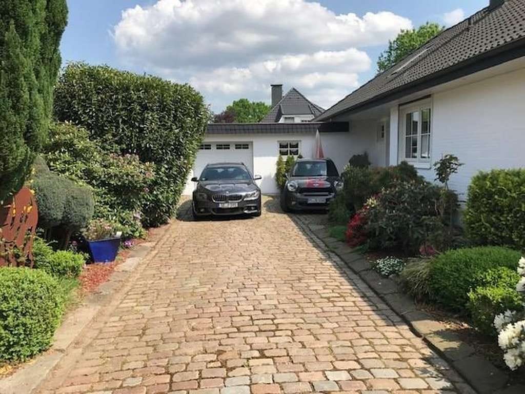 Immobilie in Bönningstedt - Exklusiver Walmdachbungalow vor den Toren Hamburgs, Bönningstedt - Bild 3