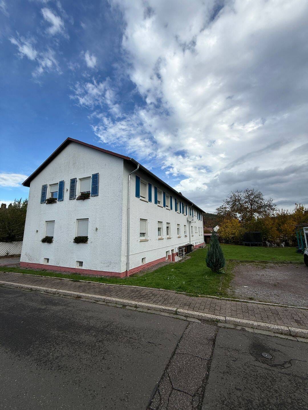 Immobilie in Münchweiler an der Rodalb - Freistehendes saniertes Mehrfamilienhaus - Bild 2