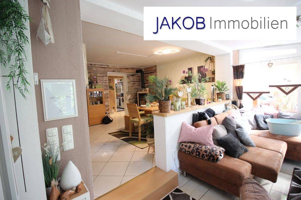 Immobilie in Bad Berneck im Fichtelgebirge - Modernisierte Wohnung mit Wintergarten und Terrasse in Bad Berneck - Bild 0