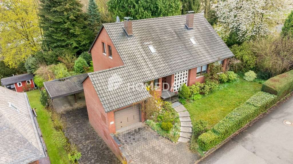Immobilie in Lübbecke - Lübbecke aufgepasst: Großes Einfamilienhaus mit Einliegerwohnung und unverbaubarem Fernblick - Bild 0