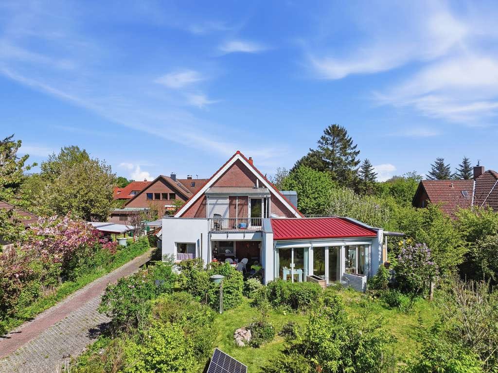 Immobilie in Oldenburg in Holstein - Großzügig wohnen & Zukunft gestalten - Haus mit ELW und zusätzlichem Baugrundstück - Bild 0