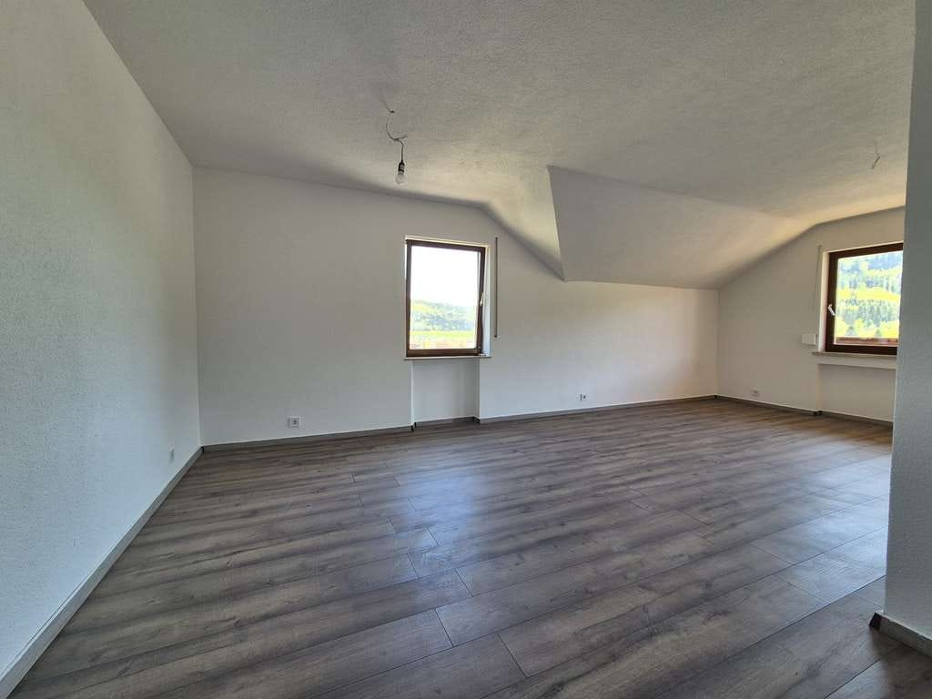 Immobilie in Seitingen-Oberflacht - Bezugsfreie 3-Zi-DG-Wohnung mit Panoramablick, EBK, Garage & Stellplatz - Bild 4