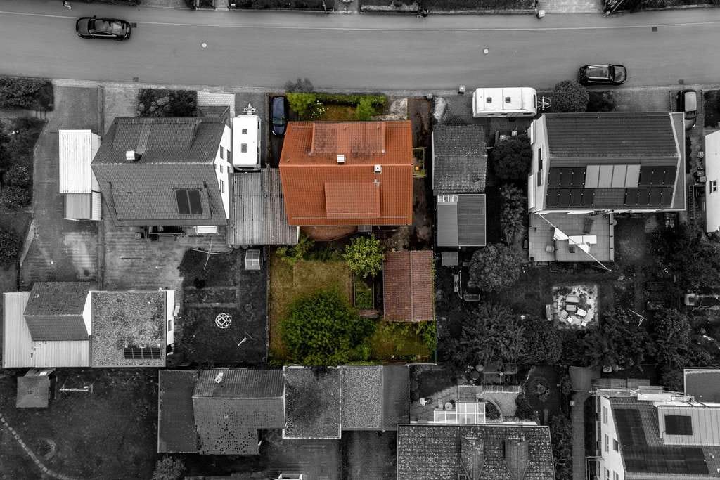 Immobilie in Gäufelden - Freistehendes Zweifamilienhaus | 2 Wohnungen | Garten | Garage | Gäufelden - Bild 0