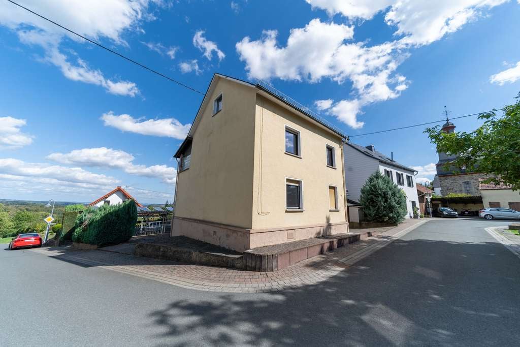 Immobilie in Dörnberg - Viel Platz für die ganze Familie – bezugsfertiges Einfamilienhaus in ruhiger Ortsrandlage - Bild 1