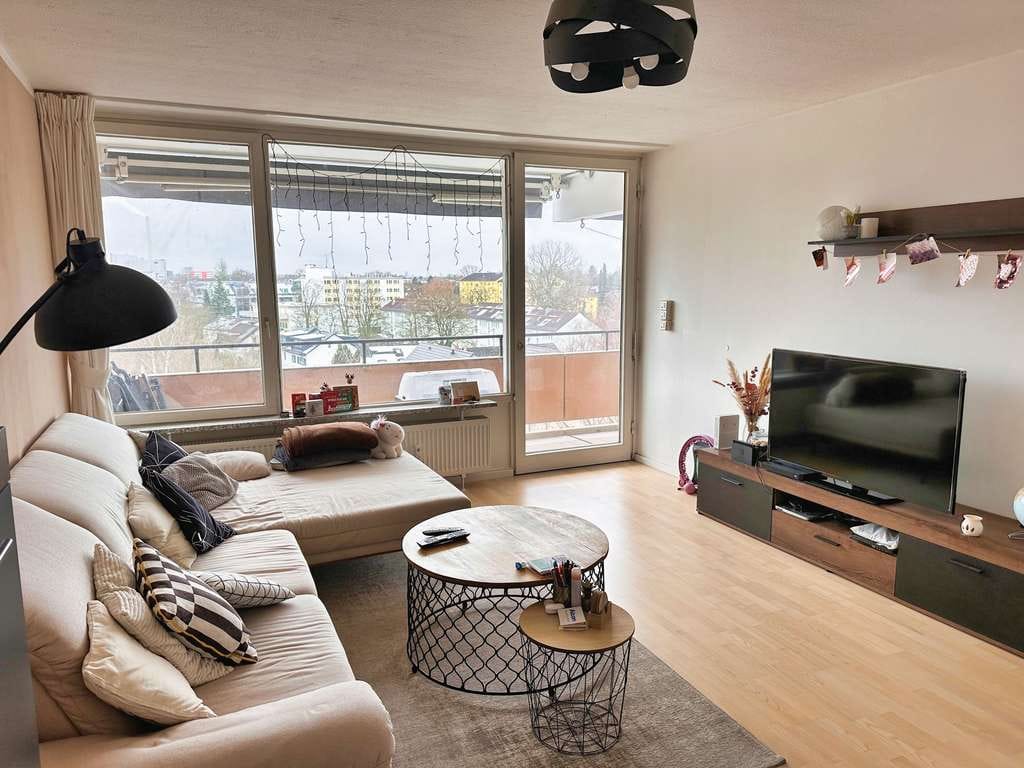 Immobilie in Unterföhring - Über den Dächern von Unterföhring - Lichtdurchflutete 3-Zimmer-Wohnung mit Fern- und Bergblick - Bild 2
