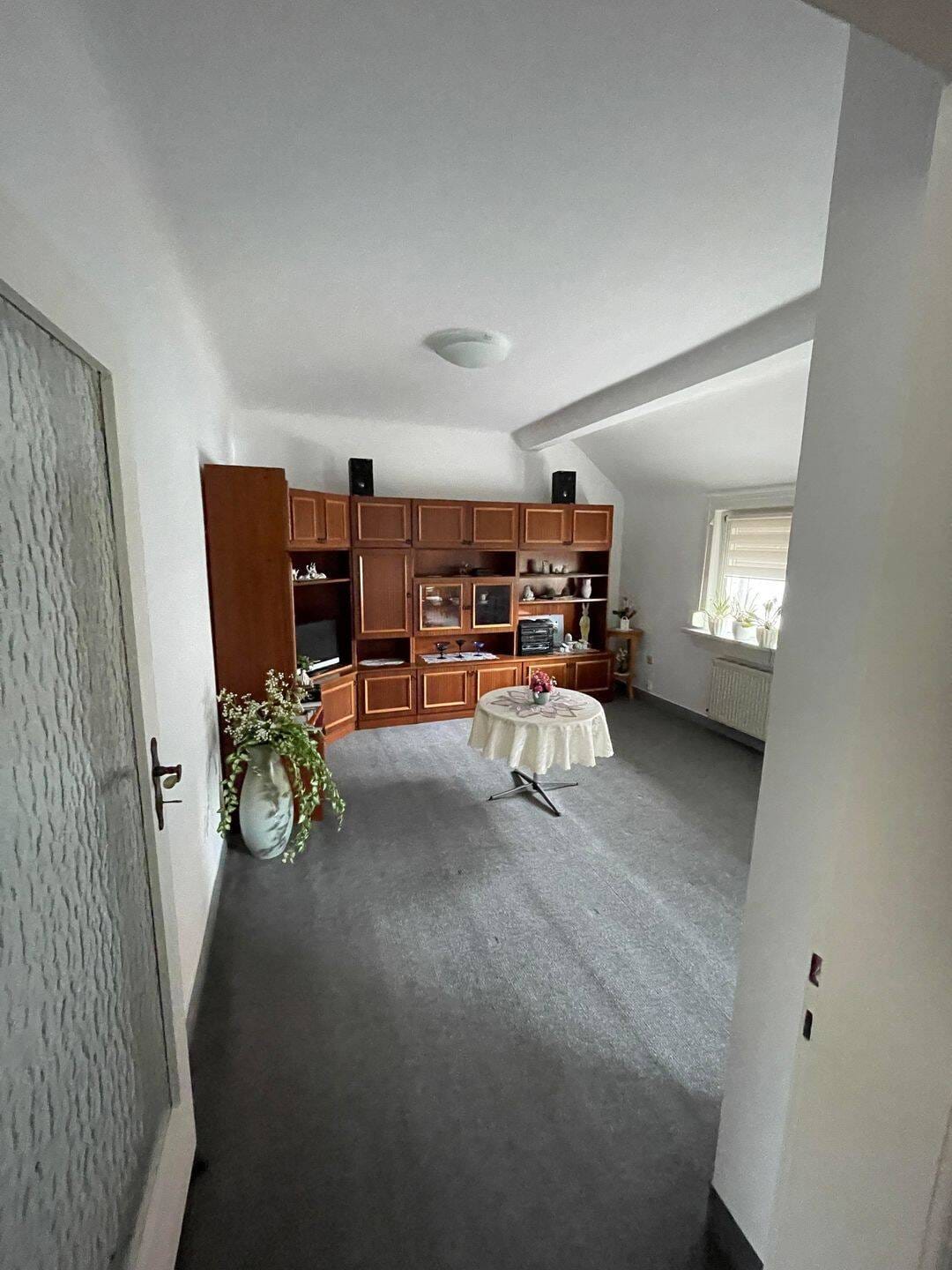 Immobilie in Waltershausen - Ein Zuhause mit Perspektive - Viel Platz für Familie, Hobby und Beruf - Bild 4