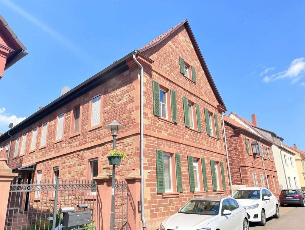 Immobilie in Kleinwallstadt - 4-Familienhaus mit Charme und Geschichte - Bild 0