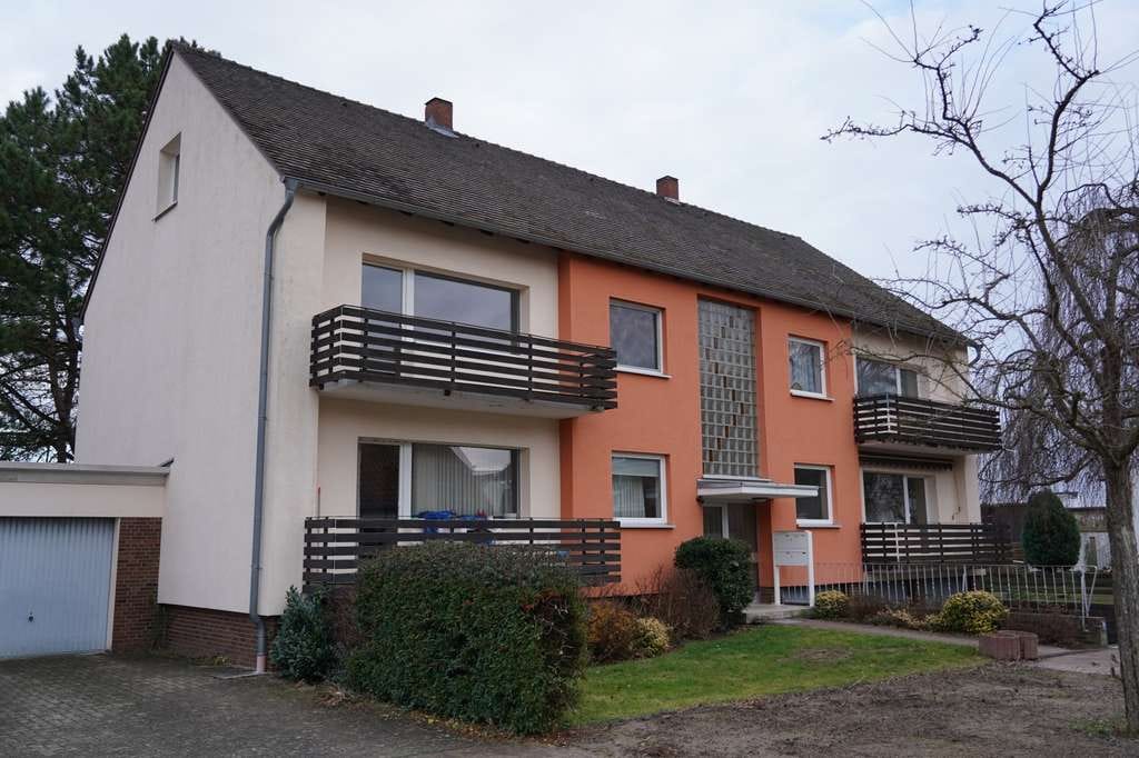 Immobilie in Lehrte - * Anlageobjekt in Lehrte/Hämelerwald * - Mehrfamilienhaus mit 4 Wohnungen u. 4 Garagen - Bild 0