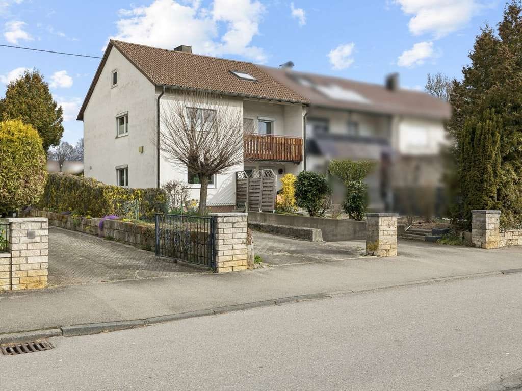 Immobilie in Hechingen - Charmantes Reihenendhaus mit Burgblick, Garten und flexiblem Wohnkonzept in Hechingen - Bild 0
