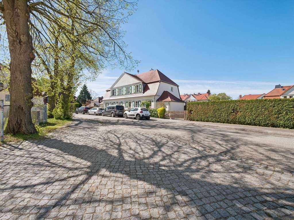 Immobilie in Premnitz - Charmantes Wohnhaus mit großzügiger Raumstruktur und repräsentativer Frontansicht - Bild 0
