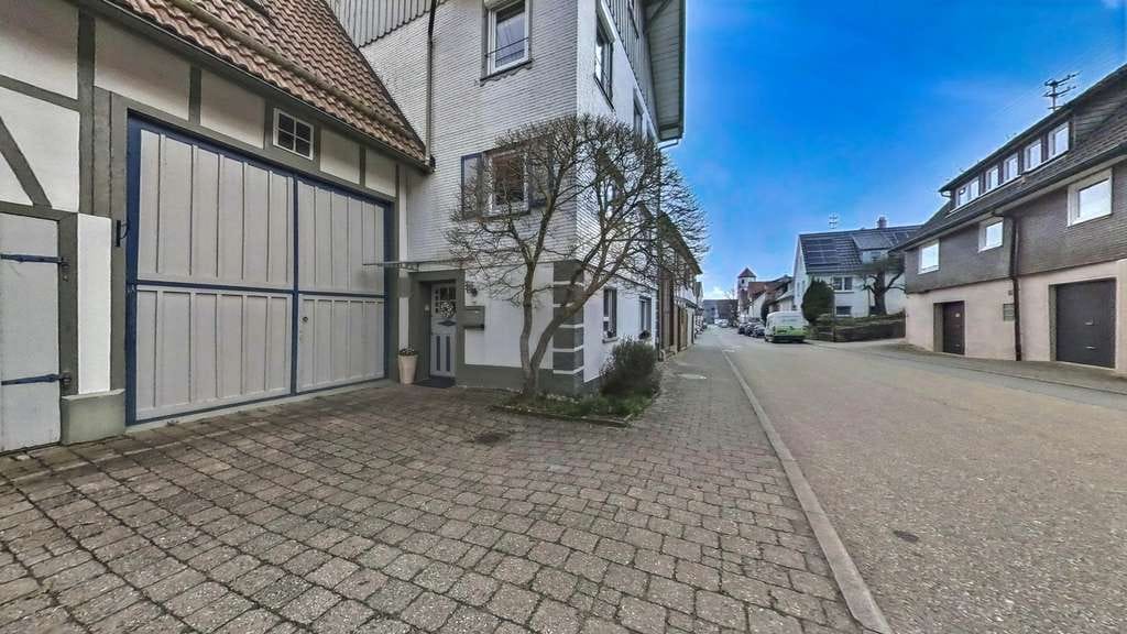 Immobilie in Freudenstadt - Energie-Wunder im Nordschwarzwald: Kernsaniertes 6-Zimmer-Haus mit Vollwärmeschutz & XXL-Scheune! - Bild 1
