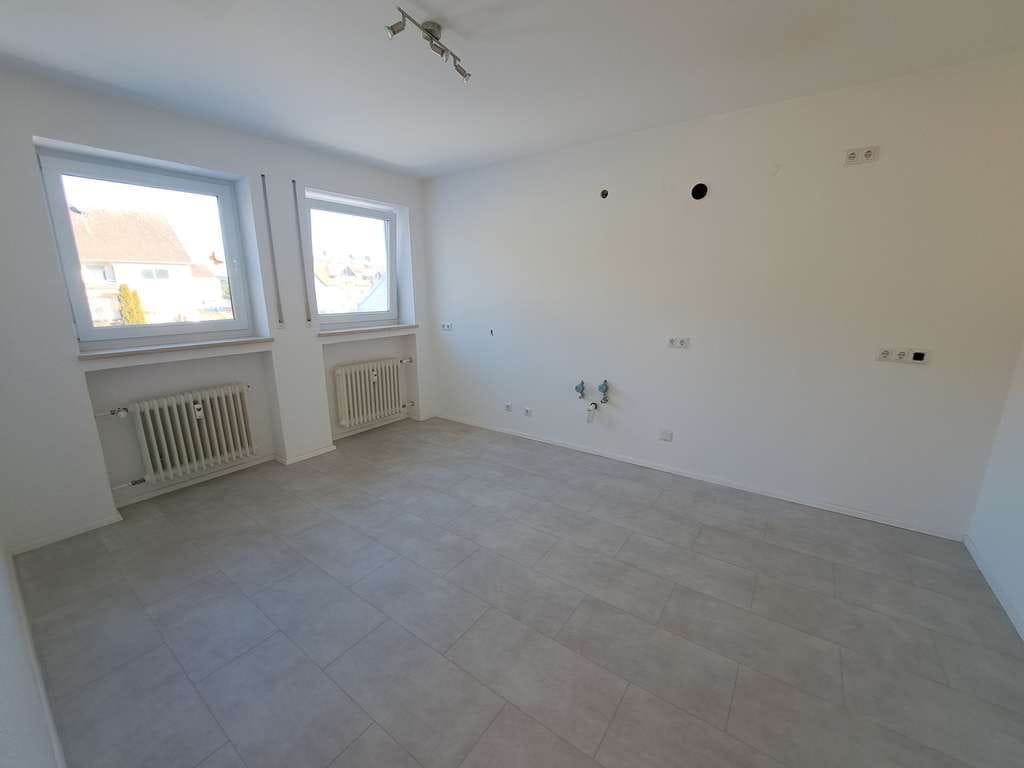 Immobilie in Neusäß - Großzügig - hell - bezugsfertig - 
3 ZKB mit Balkon- nahe Uniklinik - Bild 3