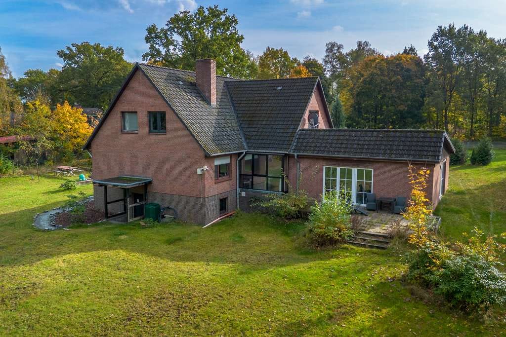 Immobilie in Bispingen - Zwei Häuser, ein starkes Gesamtpaket: Ein Traum in der Lüneburger Heide mit Pool und Sauna - Bild 1