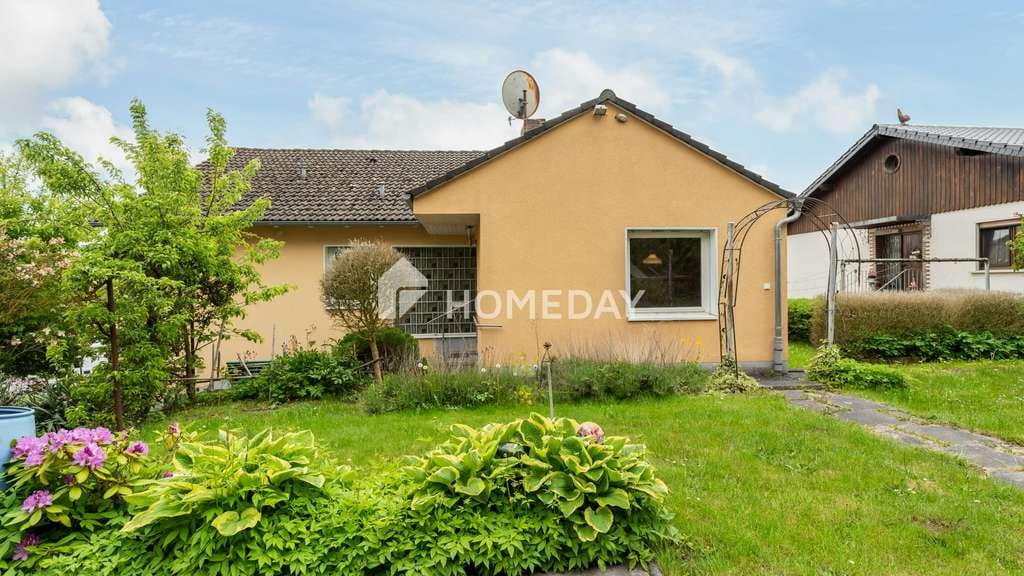 Immobilie in Neuhof - Charmantes EFH mit Wintergarten, großem Garten & viel Potenzial in familienfreundlicher Lage - Bild 2