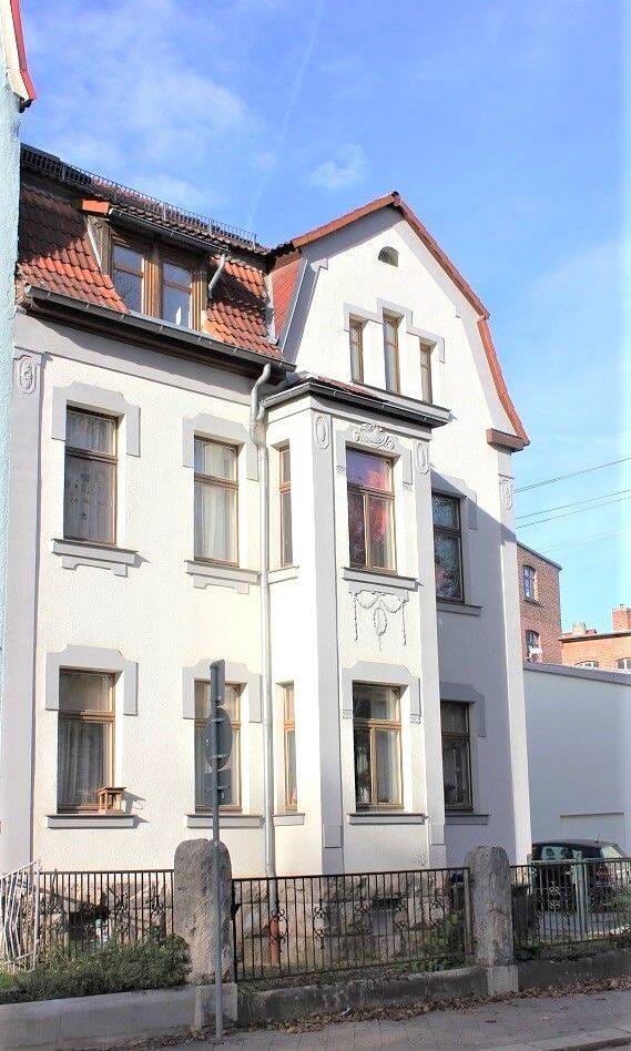 Immobilie in Apolda - Sehr gut saniertes Mehrfamilienhaus - Villa in sehr guter Wohnlage - Bild 0