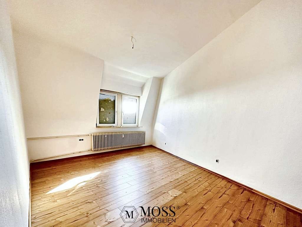 Immobilie in Butzbach - Sanierungsbedürftige 5 Zimmer Altbauwohnung in Zentrumsnähe - Bild 4