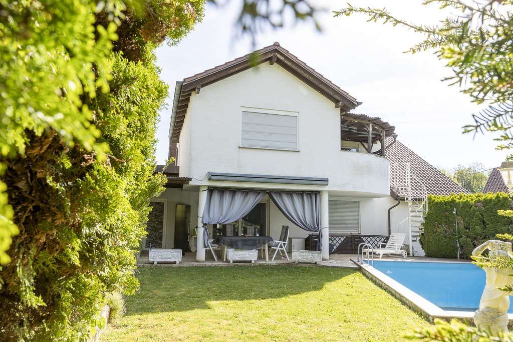 Immobilie in Nordheim - 2-Familienhaus mit viel Potential und eigenem Pool im Garten - Bild 3