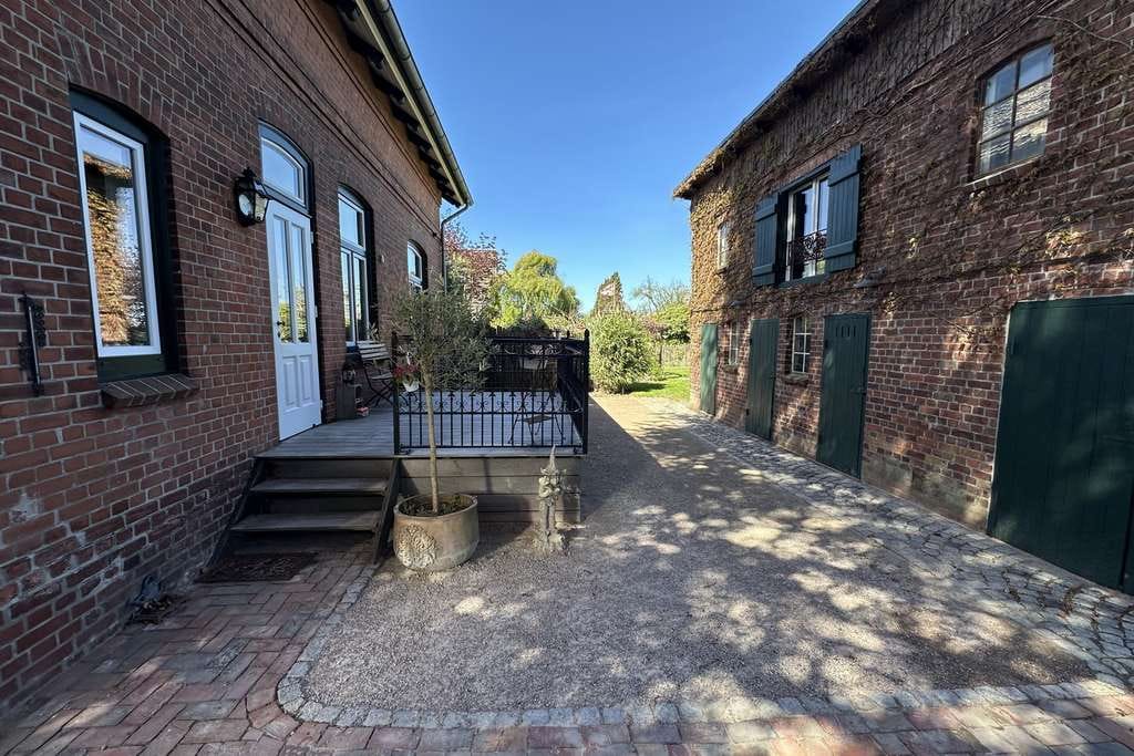 Immobilie in Kiebitzreihe - ***Altbau-Schmuckstück in idyllischer Lage – umfassend saniert*** - Bild 1