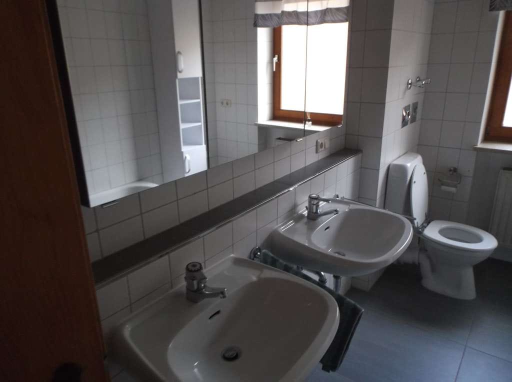 Immobilie in Bogen - Charmante 2-Zimmer-Dachgeschosswohnung mit Balkon in ruhiger Lage von Bogen - Bild 3