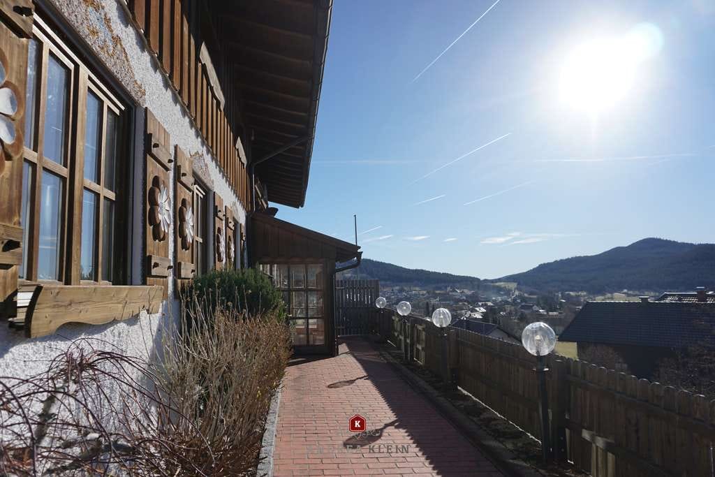 Immobilie in Bodenmais - *Bodenmais* Landhaus in atemberaubender Aussichtslage, mit Wellnessbereich, Wintergarten uvm. - Bild 2