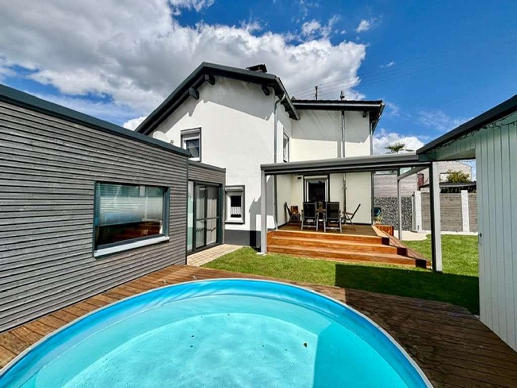 Immobilie in Benningen - Wellness-Oase in Benningen Stilvolles Refugium mit Kamin, Pool & Jacuzzi, Terrasse und Garten - Bild 0